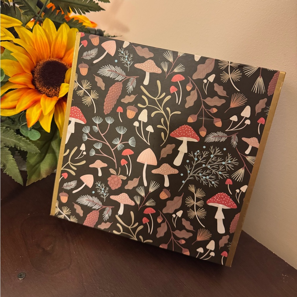 Mushroom Pattern Trinket Box